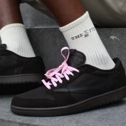 1 Retro Low OG SP Travis Scott 'Velvet Brown'