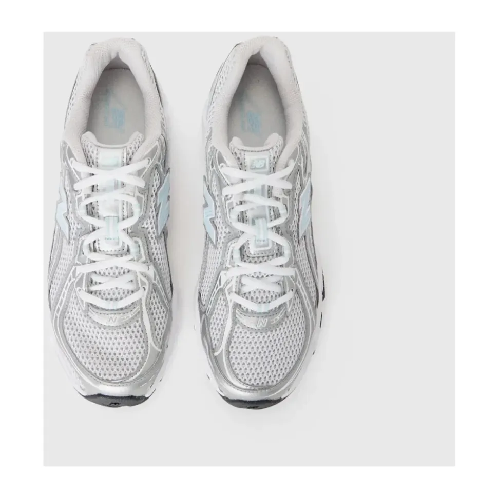 740 Sneaker