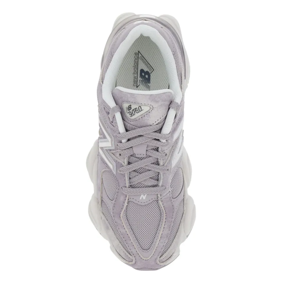 9060 Sneakers