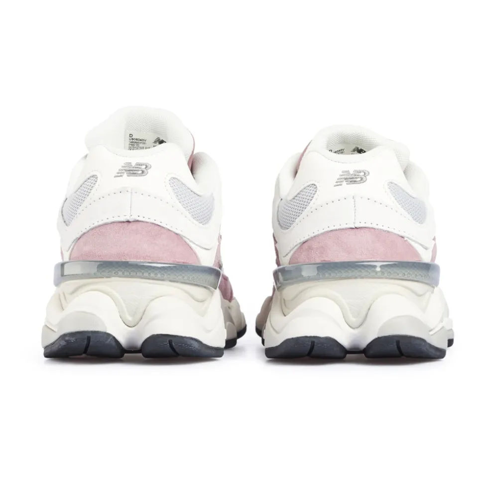9060 Sneakers