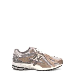 1906A Sneaker