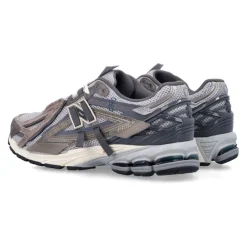 1906A Sneaker
