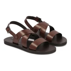 Bruine leren sandalen op een rechte zool