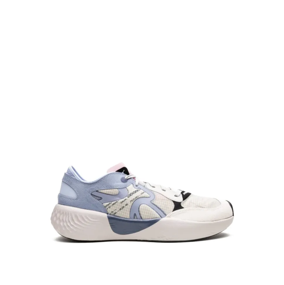 Delta 3 Low Sneakers