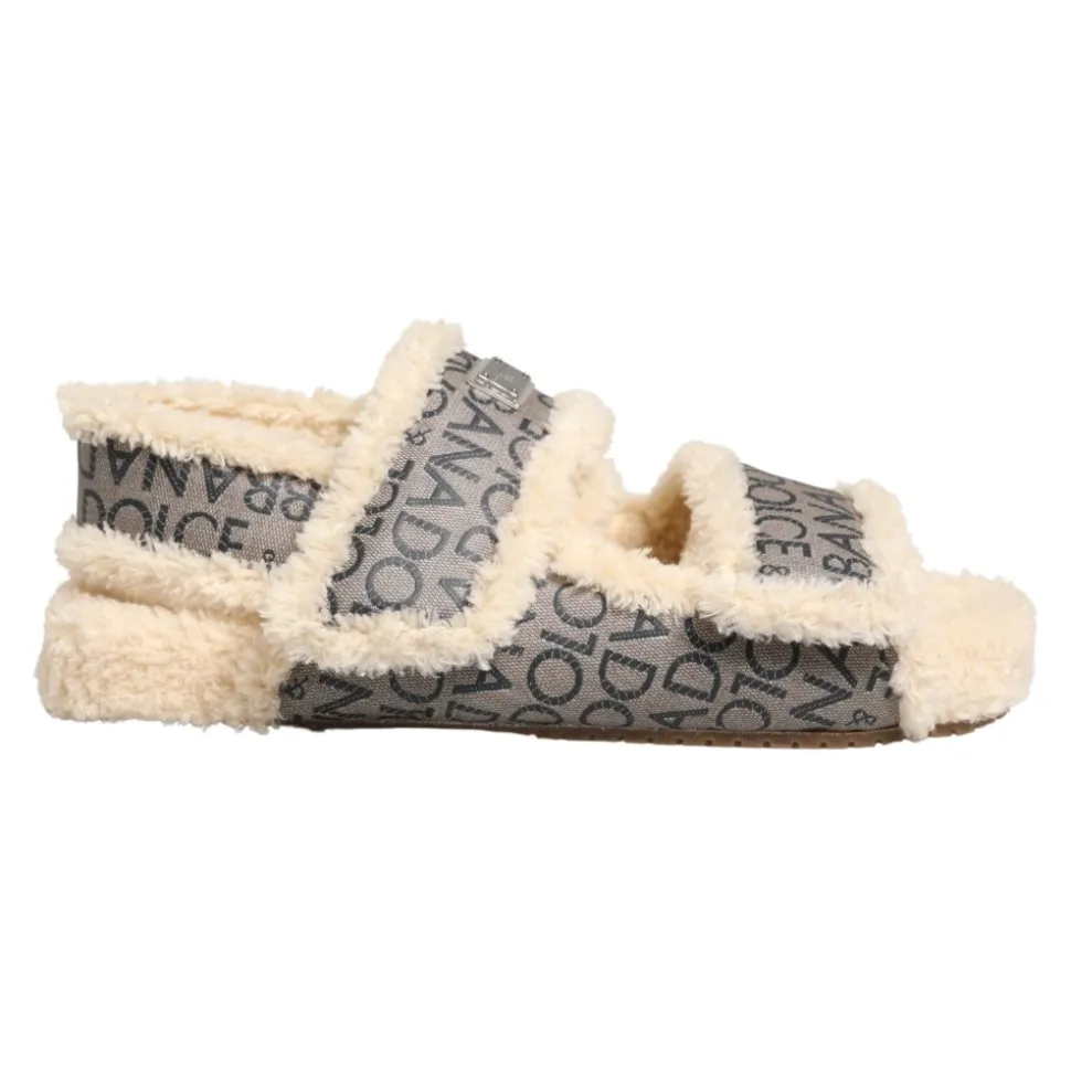 Flats Sandalen