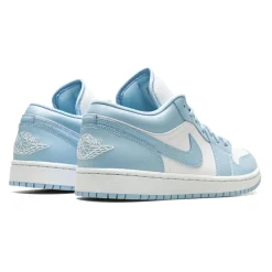 Ice Blue Lage Top Basketbalsneaker
