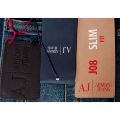 J06 Slim-fit Jeans
