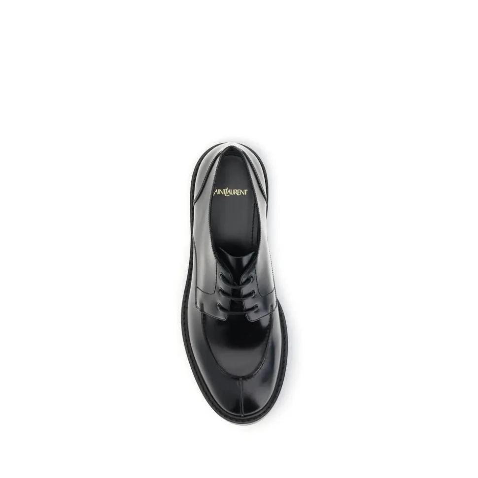 Leren Lace-Ups met Eigentijdse Twist