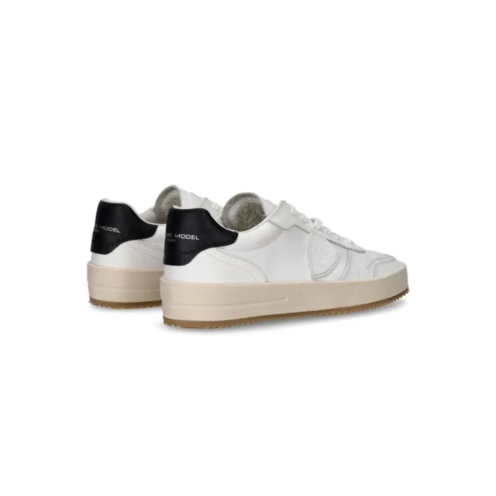 Nice Lage Sneakers
