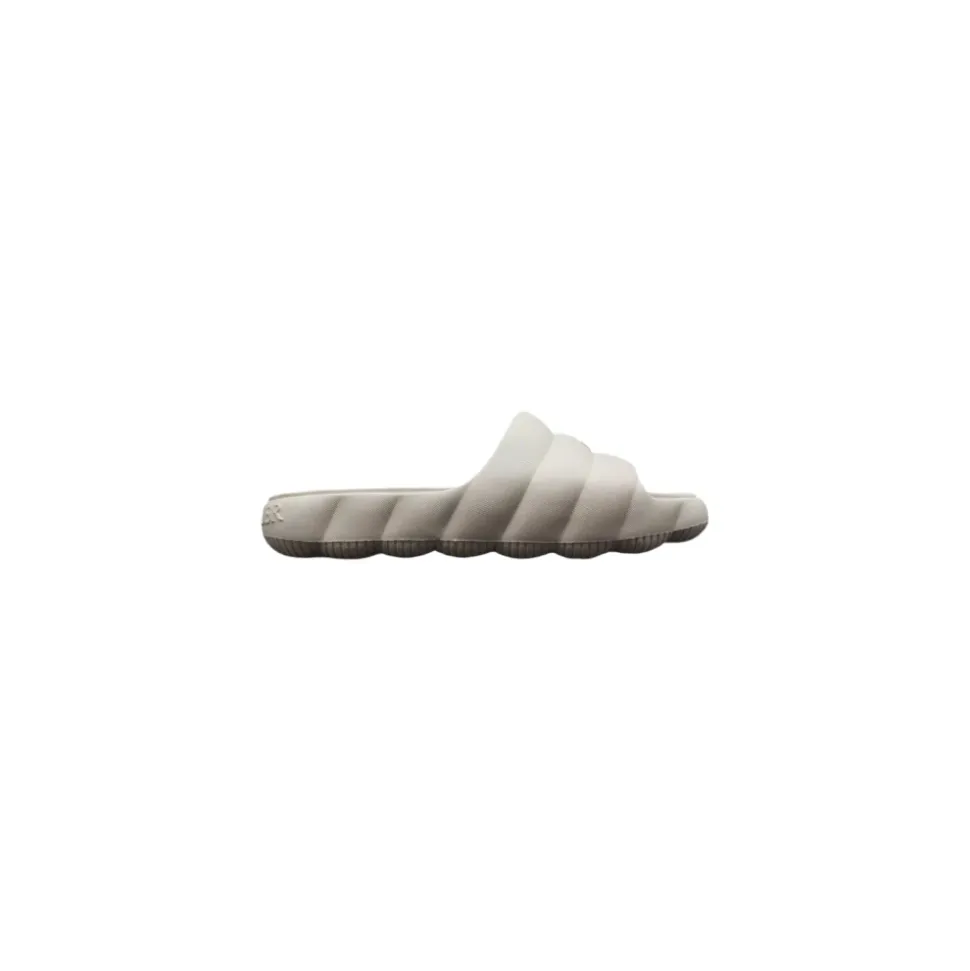 Offwhite Zomerslippers in Quilted Stijl