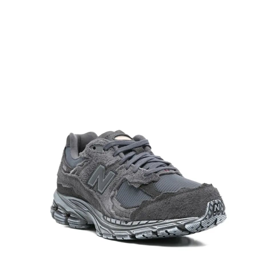 2002R Protection Pack Sneaker