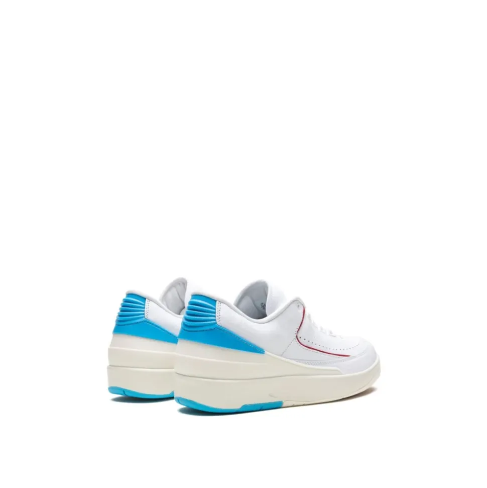 Retro Low `UNC to Chicago` Sneakers