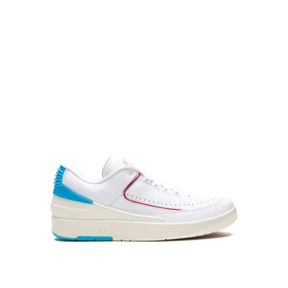 Retro Low `UNC to Chicago` Sneakers