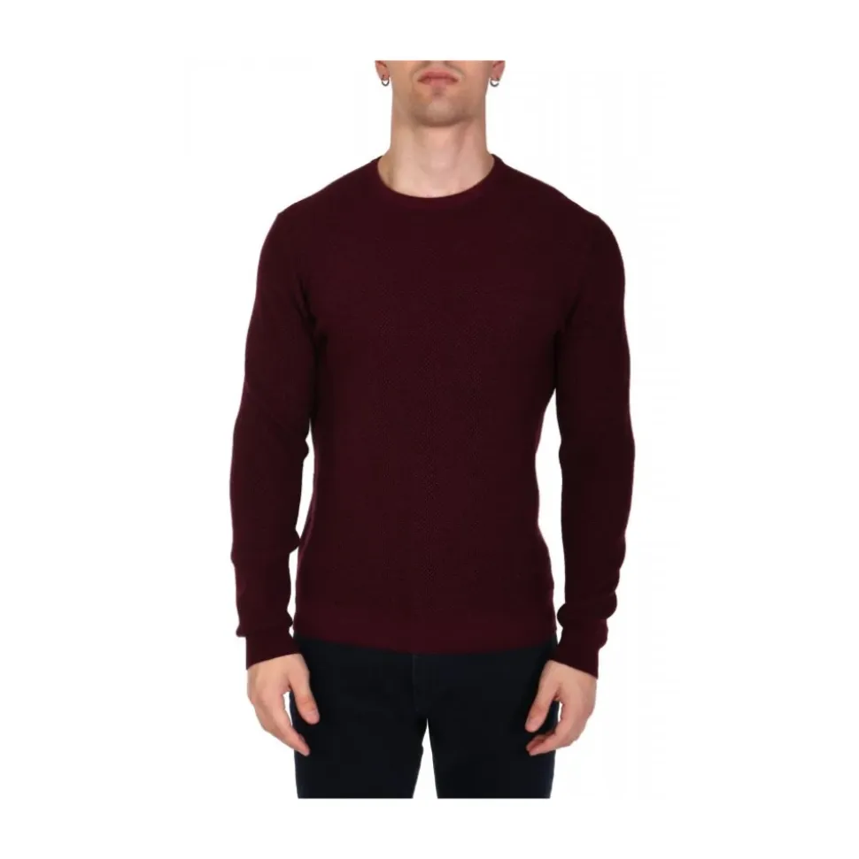 Rondgebreide kleding