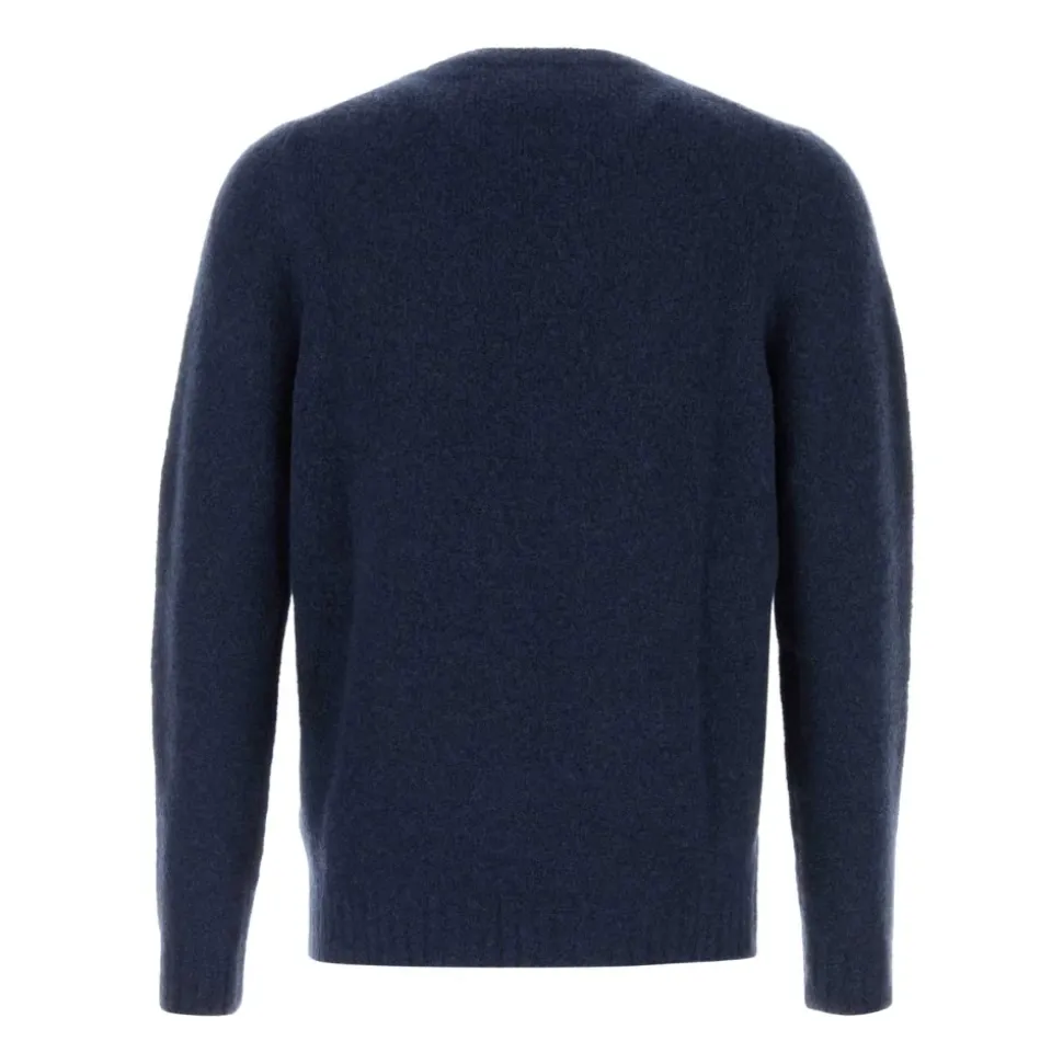 Rondgebreide kleding