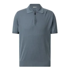 Rondgebreide kleding
