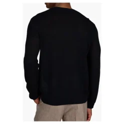 Rondgebreide kleding
