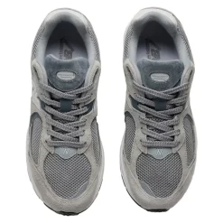 2002R Sneakers