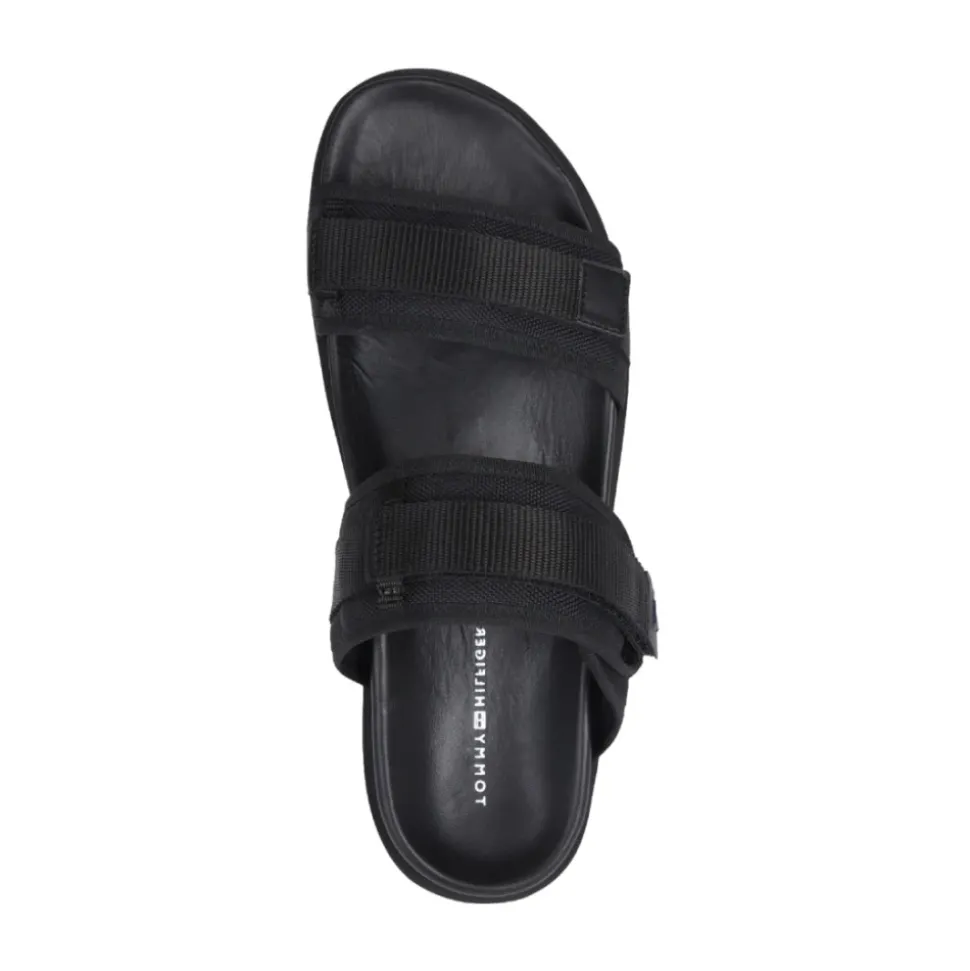 Sandalen met gekruiste bandjes en grove zool