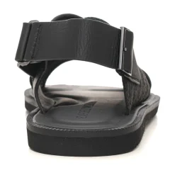 Sandalen met gekruiste bandjes