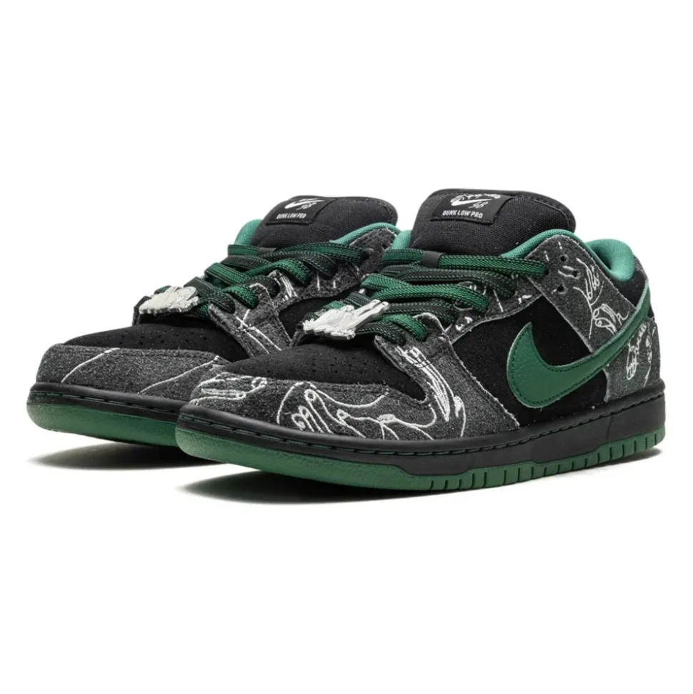 SB Dunk Low There Skateboards