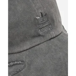 Slashed Cap