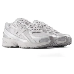 740 Sneaker