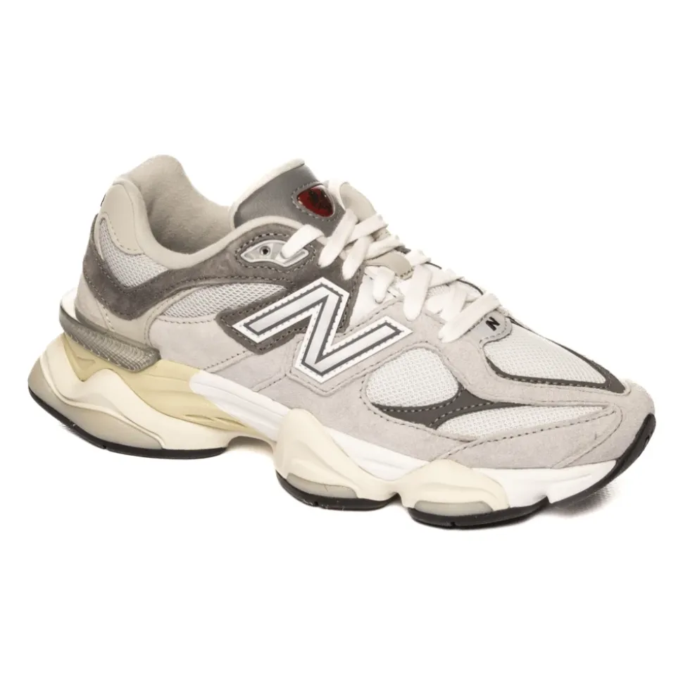 9060 Sneakers