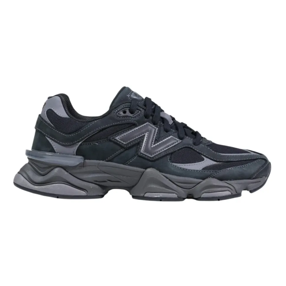 9060 Sneakers