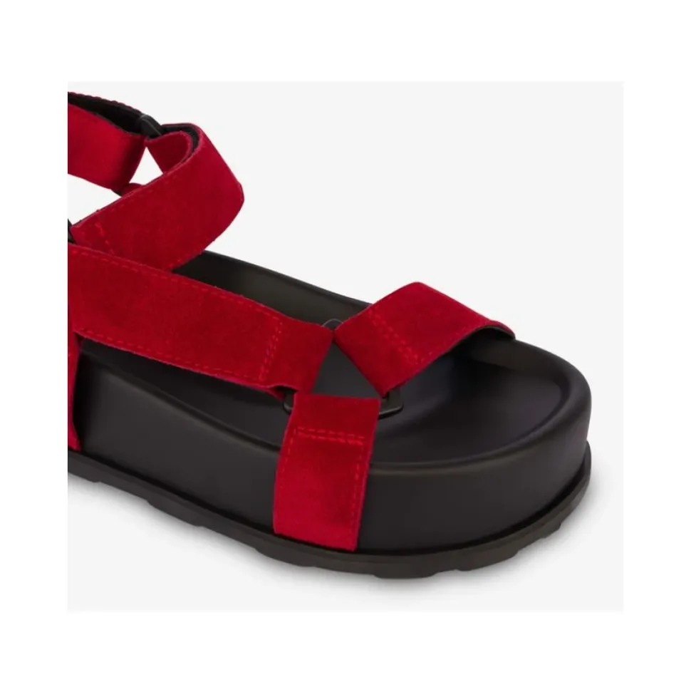 Sporty Suede Sandalen
