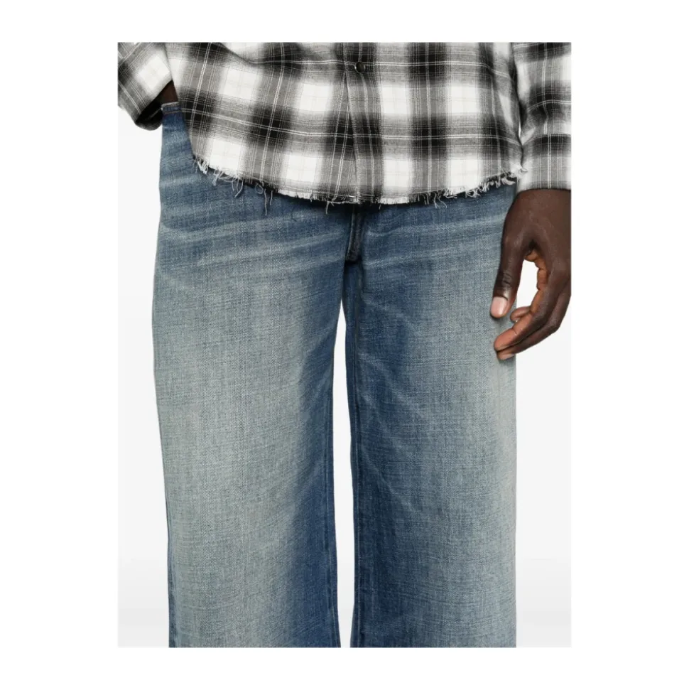 Straight Jeans
