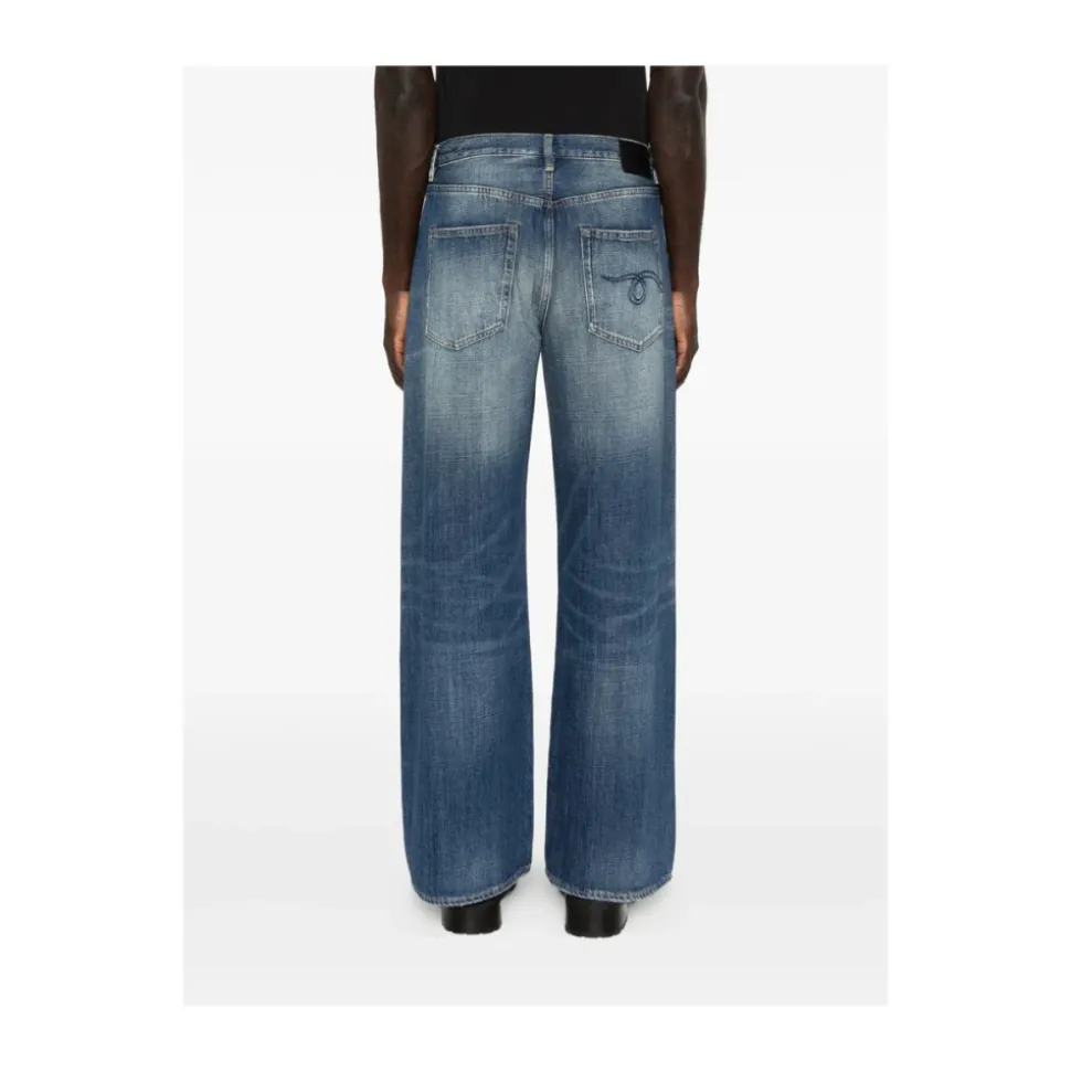 Straight Jeans
