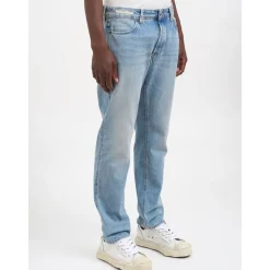Straight Jeans
