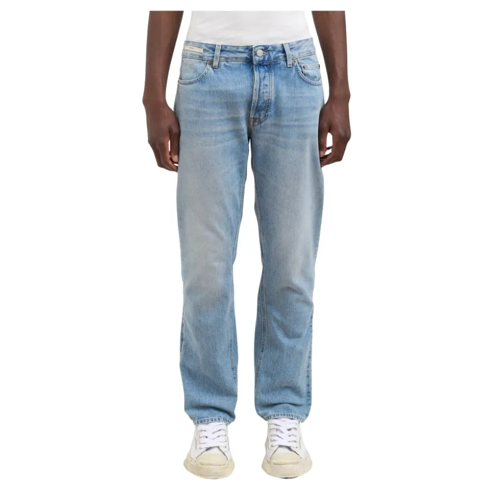 Straight Jeans