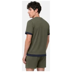 T-shirt + Korte broek