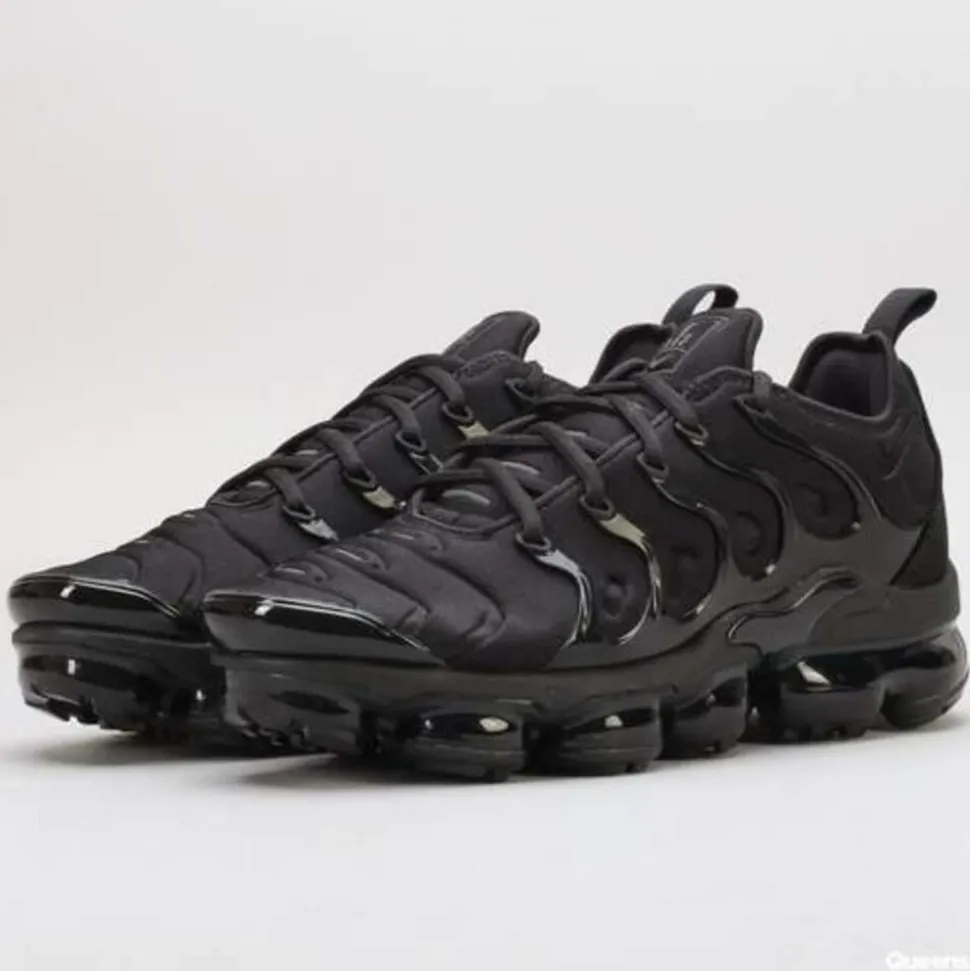 VaporMax Plus Sneakers