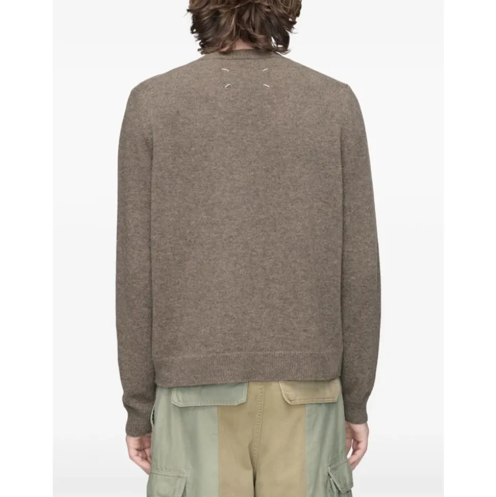 V-neck Knitwear
