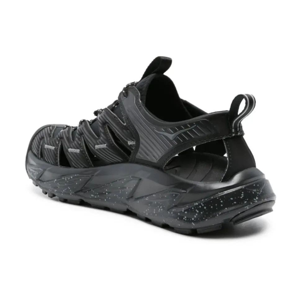 Zwarte lichtgewicht sneakers met uitsnijddesign