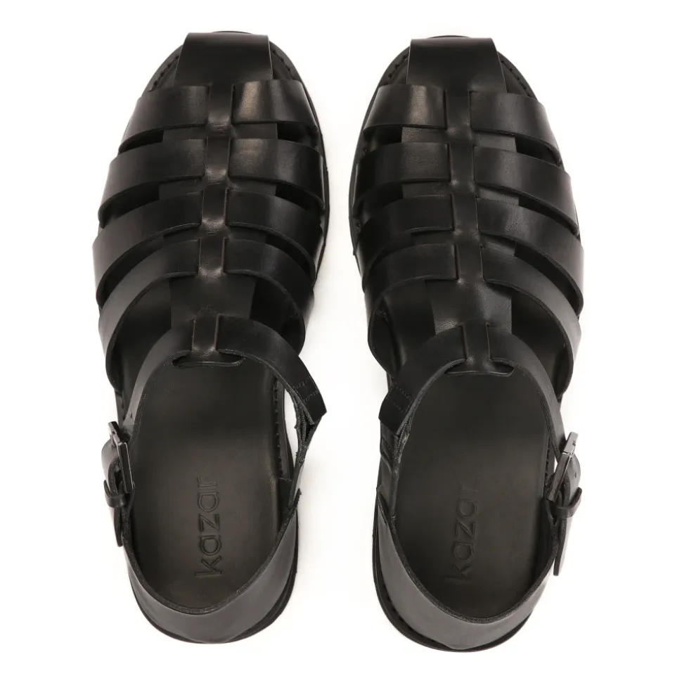 Zwarte sandalen voor mannen met een bedekte hak en een teen.Dit product valt groot uit.